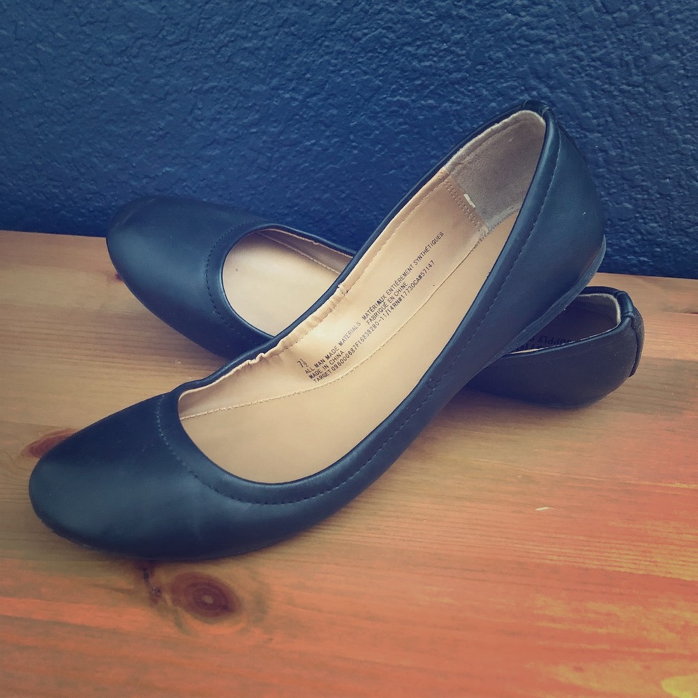 Like new! Mossimo black flats